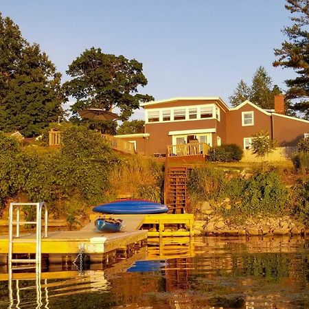 Family Cottage On Chaumont Bay, Walk To Downtown 外观 照片