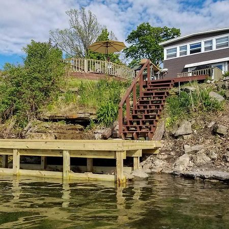 Family Cottage On Chaumont Bay, Walk To Downtown 外观 照片