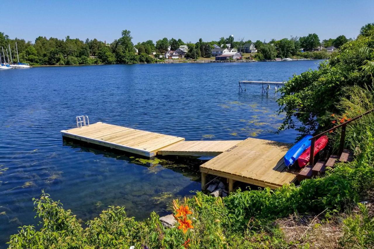 Family Cottage On Chaumont Bay, Walk To Downtown 外观 照片