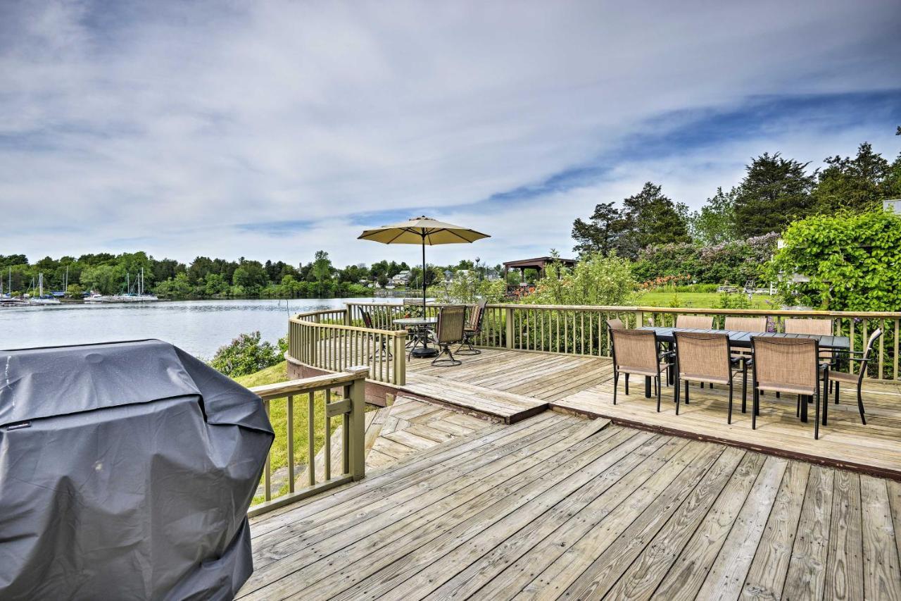 Family Cottage On Chaumont Bay, Walk To Downtown 外观 照片